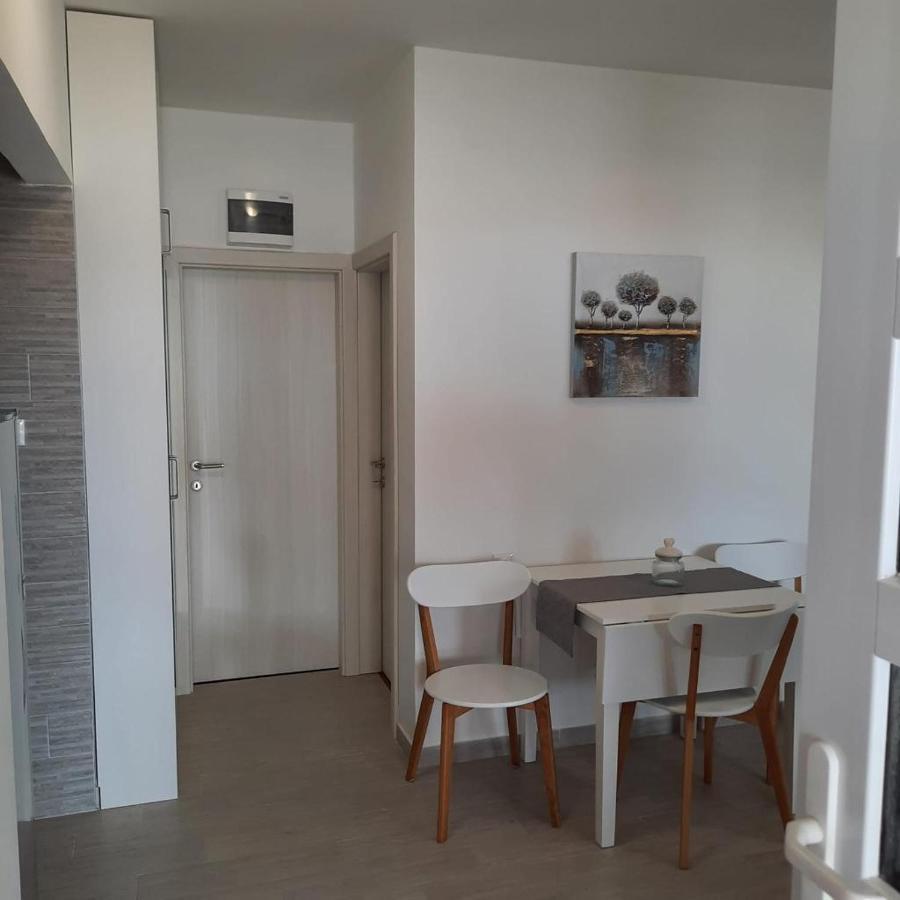 Tara'S Apartman Supetar Buitenkant foto